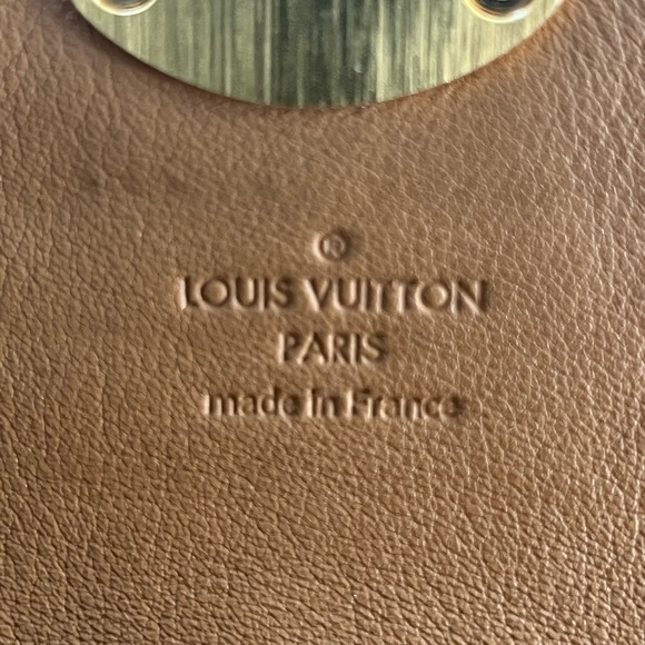Louis Vuitton Mahina Iris Amelia Wallet - Picture 6 of 16